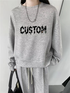 ชุดวอร์มผ้าฝ้ายเทอร์รี่สำหรับผู้หญิงชุดครอปโอเวอร์ไซส์ชุด2ชิ้นเสื้อวอร์มผ้าฝ้าย100% ออกแบบโลโก้ได้ตามต้องการสำหรับฤดูหนาว - Product Image 5