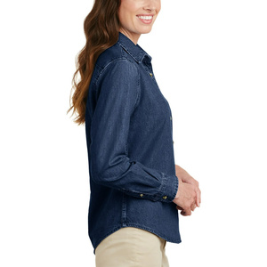 Chemise en jean boutonnée pour femme fabriquée avec un tissu respirant pour un usage décontracté ou quotidien au bureau - Product Image 3