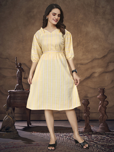 Conjunto de camisa y túnica a juego para parejas de moda en tela de burbujas de algodón puro con patrón de tejido para celebraciones y regalos - Product Image 2