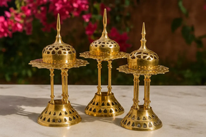 Quemador de incienso de latón superventas con diseño floral tallado perfecto para esquinas de meditación del templo del hogar y regalos espirituales - Product Image 6