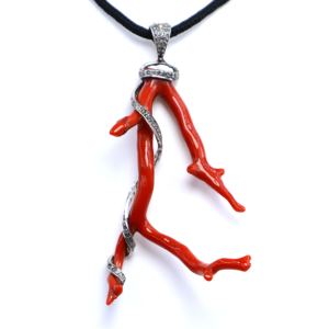 Collier de diamants en corail rouge italien Pendentif de branche de corail rouge naturel Pendentif en diamant pavé Pendentif en corail méditerranéen en argent - Product Image 1