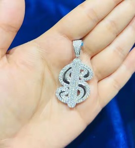 จี้เพชรมอยส์ซอไนต์สีเงินและเงิน925กับ1.90 D พร้อมป้ายดอลลาร์ชุบทอง CTW ชุบทองวัสดุหลักทองเหลือง - Product Image 1