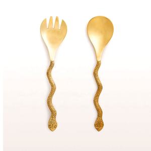 Mango de latón con relieve dorado mate hecho a mano, mango de diseño de serpiente, juego de vajilla para ensalada, juego de diseño real para comedor y servidor de ensaladas - Product Image 1