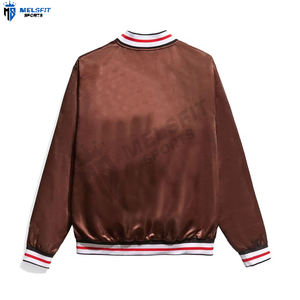 แจ็คเก็ตวาร์ซิตี้ผ้าซาตินคุณภาพสูงแบบกำหนดเองสำหรับฤดูหนาว คอตั้ง ปักโลโก้ด้านหน้า ลายตัวอักษร ระบายอากาศ กันลม สำหรับผู้ชาย - Product Image 6