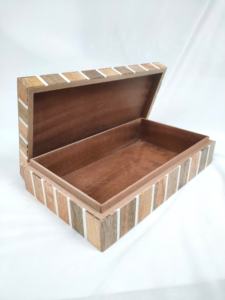 Cajas de Almacenamiento con Base de Madera de Estilo Rústico de Último Diseño, Hechas a Mano con Incrustaciones de Resina de Alta Calidad, Bajo Precio y Alta Demanda para Joyas - Product Image 2