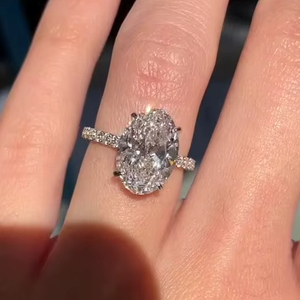 Anillo de Compromiso con Circonita Cúbica de Corte Ovalado de 9x11 mm, Halo Oculto, Banda Pavé, Chapado en Oro Blanco, Joyería de Boda al por Mayor, Joyería Fina OEM - Product Image 1