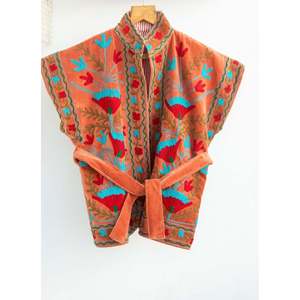 Manteau d'automne pour femme en velours brodé à la main avec motif floral, col mandarin, matelassé, séchage rapide - Product Image 3
