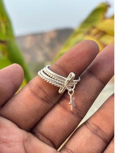 Anillo de plata esterlina ajustable con estrella colgante, joyería minimalista Bohemia apilable hecha a mano para mujer, regalo único - Product Image 3