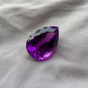 Gema de Amatista con Corte en Forma de Pera AA de 16.11 Quilates, Tratada con Cera/Aceite, Gemas Mehrajudin, Elegancia Impresionante para Fabricantes de Joyas y Coleccionistas - Product Image 4