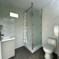 Toilettes portables d'extérieur avec douche et bloc sanitaire, construction en panneaux sandwich, pour utilisation en parc