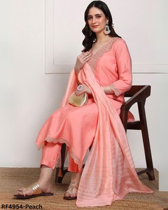 ชุดเดรสปักลายสวยงามผ้าพรีเมี่ยมพร้อมจานสีที่หลากหลายเหมาะสำหรับงานเฉลิมฉลองของขวัญและคอลเลกชันค้าปลีก - Product Image 4