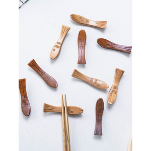 Porte-couteau en bois de conception fantastique repose-fourchette en bois massif repose-couteau en forme de poisson pour porte-fourchette de comptoir de cuisine - Product Image 2