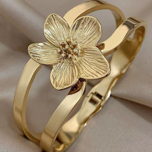 Vintage Metal <b>Bracelet</b> Inspired By Traditional Jewelry Styles With Classic Finish And Timeless Fashion Character - Product Image 1