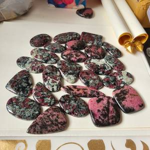 หินอัญมณี Rhodonite Cabochon พลอยรูปร่างผสมแบบหลวมทำเครื่องประดับอัญมณีแฮนด์เมดขายส่ง - Product Image 5