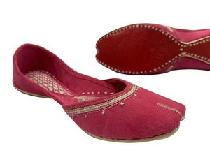 Chaussures Khussa pakistanaises sur mesure pour femmes, antidérapantes, couleur unie, Khussa en faible quantité minimale de commande. - Product Image 6