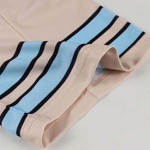 Uniformes de football américain personnalisés de meilleure qualité, respirants à séchage rapide et sublimés avec manches courtes - Product Image 4