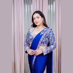 Le dernier élégant sari de créateur à manches longues en bleu marine avec fil artisanal et fournisseur de broderie Zari d'Inde - Product Image 2