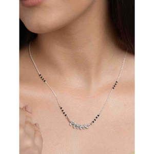 Compre un Mangalsutra de Plata Pura con Baño de Oro, Cadena de Perlas y Diamantes, Estilo Étnico Religioso, Regalo Perfecto para su Esposa - Product Image 5
