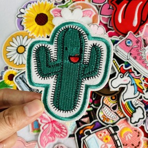 Fabricant personnalisable divers patchs de broderie fer sur logo personnalisé vierge coudre sur patch brodé en vrac pour tissu - Product Image 4