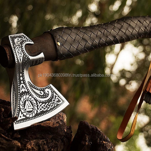 Hachas de acero damasco de alta calidad Uso multiusos con mango de madera Diseño popular para acampar Precio de fábrica - Product Image 1