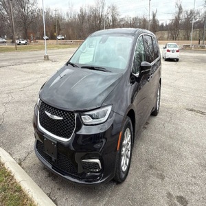 Chrysler Pacifica Touring L 2024 abordable et propre - Product Image 1