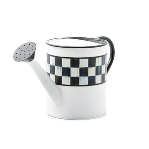 Lata de agua de metal resistente y duradera para el cuidado de las plantas con acabado decorativo de encanto rústico y pico de vertido suave - Product Image 4