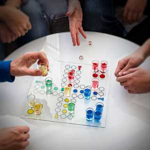 Juego de Mesa Ludo Personalizable 'Don't Worry', Juego de Mesa para Beber en Fiestas con Materiales de Cartón, Papel y Plástico, Logotipo Personalizado - Product Image 1