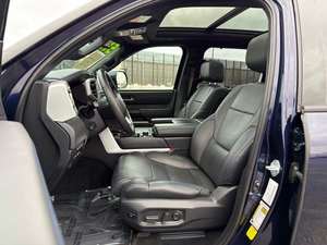 รถยนต์มือสอง โตโยต้า ทุนดรา แพลตตินัม ปี 2023 (JY) - Product Image 3