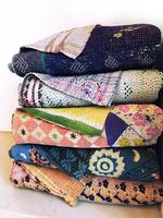 Couette Kantha vintage indienne vente en gros, couverture réversible faite à la main, couvre-lit, tissu en coton, imprimé biologique d'hiver bohémien