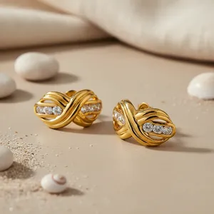 Boucles d'oreilles clous en or rose vintage en forme de cœur avec or 14 carats et zircon pour fiançailles féminines - Product Image 2