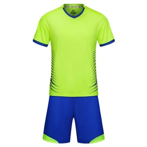 Personnalisation de l'uniforme de football Maillot d'entraînement de football Vêtements verts Adultes et enfants Ensembles de maillots de football à manches courtes - Product Image 6