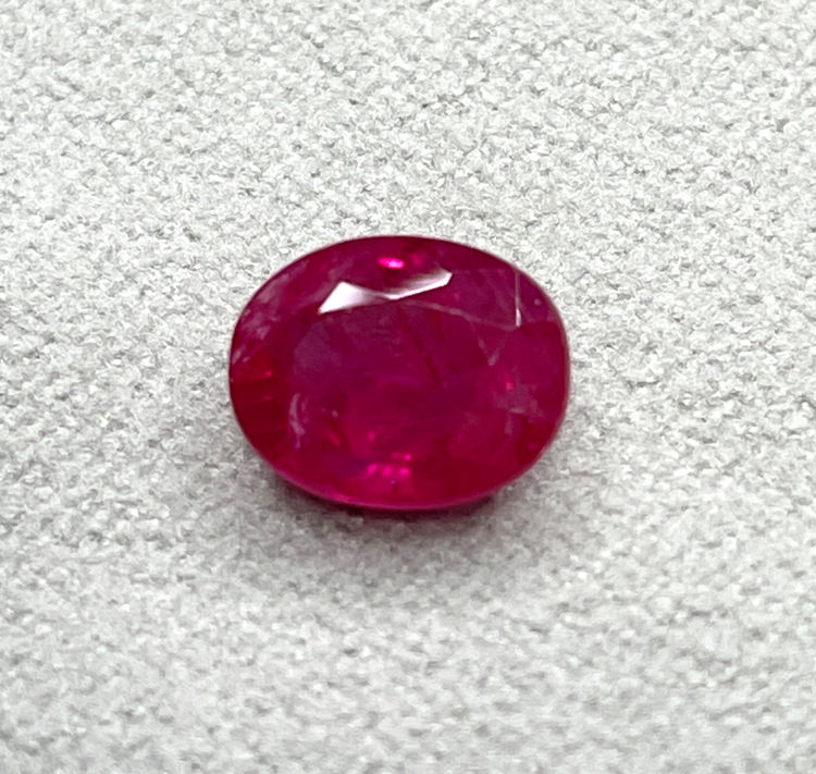 สีชมพูแดง