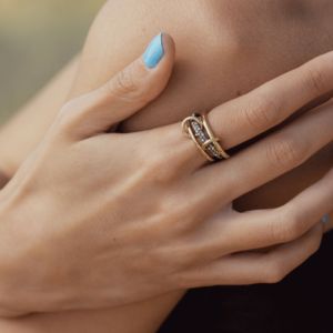 Lujoso anillo conectado de múltiples eslabones de oro sólido de 10K, anillo conector de diamante redondo de sal y pimienta, anillo de promesa de declaración para él - Product Image 2