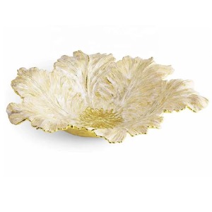 Assiette de service au design moderne de feuille de raisin en vente chaude Plat fait à la main pour collations Salade de noix et fruits Parfait pour la table et la cuisine - Product Image 6