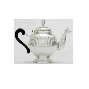 Ensemble de bouilloire à thé en métal de style classique pour la cuisine, fait à la main, finition argentée brillante, pour le thé et le café - Product Image 4