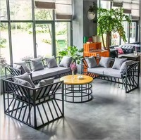 Venta caliente Hogar y sala de estar Muebles de metal Juego completo con mesa central Mesa auxiliar Mesa de centro Sofás Espacios de sala de dibujo