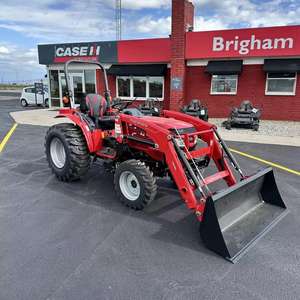 Tracteur compact Mahindra 1626 HST de qualité supérieure avec chargeur de 26 CV pour l'entretien des fermes, des jardins et des terres, prix direct d'usine - Product Image 1