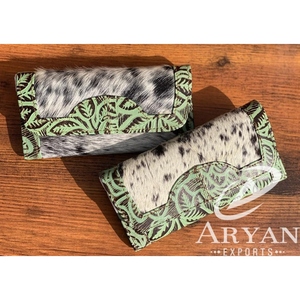 Nouveau élégant femmes peau de vache fourrure sculpture cuir pochette à la main Design téléphone transporter sacs à main Offre Spéciale en relief impression à la mode portefeuilles - Product Image 1