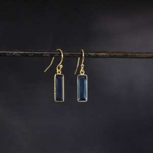 Hermosos pendientes vienen con piedra de cianita y joyería chapada en oro Vermeil elaborada con pendientes hechos a mano de Plata de Ley 925 - Product Image 1