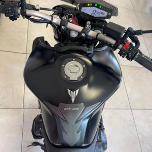 Motocyclettes de tourisme Yamaha MT-09 - Product Image 3