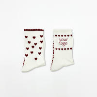 Chaussettes antidérapantes en coton tricoté à motif cœur, personnalisables avec logo, pour femmes, commandes en gros, idéales pour le Pilates et le Yoga, fourniture ODM
