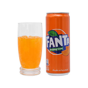 Fanta Original สีส้มจํานวนมาก/ราคาต่ํา Fanta Exotic /ราคาถูก Fanta มะนาว, Fanta Tropical และน้ําอัดลมอื่นๆ (ทุกขนาด)