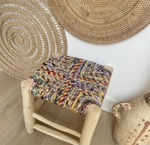 Tabouret Berbère Marocain Fait Main Coloré et Unique - Product Image 4