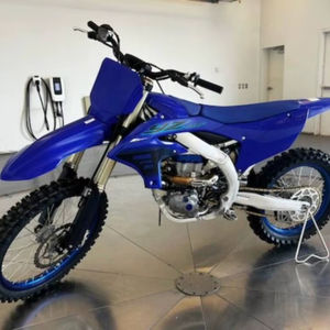 Moto tout-terrain authentique Yamaha YZ450 – Moto de motocross – Moteur puissant - Product Image 1