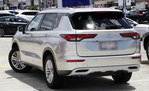 Mitsubishi Outlander 2024 RHD Diesel Turbo Automatique Cuir - Product Image 4
