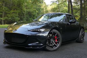 Mazda MX-5 Miata RF Club 2017 Usado en Excelentes Condiciones - Product Image 2