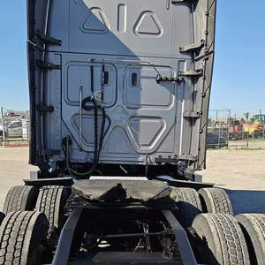 Camión Semirremolque Cascadia 126 Sleeper USADO de 2020 de Calidad Superior - Techo Elevado, 12 Velocidades, Transmisión Automática Dt12, Listo para Envío Mundial - Product Image 5