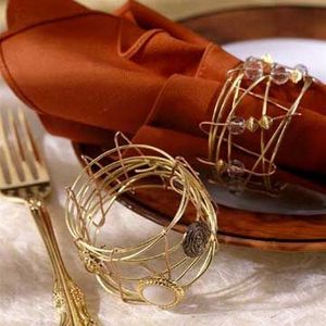 Rond de serviette en métal élégant de style antique avec des découpes florales faites pour une expérience culinaire de luxe à la maison et des occasions formelles - Product Image 2