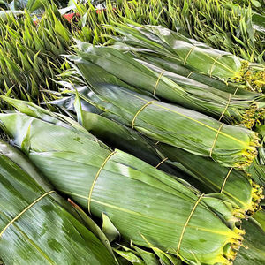 Feuilles de bambou séchées au soleil 100% naturelles, grande taille 9cm+, prix compétitif, direct du Vietnam, marque HNIECO, durée de conservation de 12 mois pour les gâteaux - Product Image 1