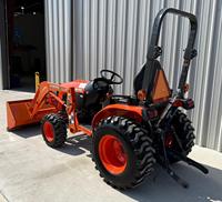 Traktor Kubota B23-01 21HP Terlaris Dengan Lampiran Pemuat Depan / Beli Traktor Mini Kubota Diesel Asli
